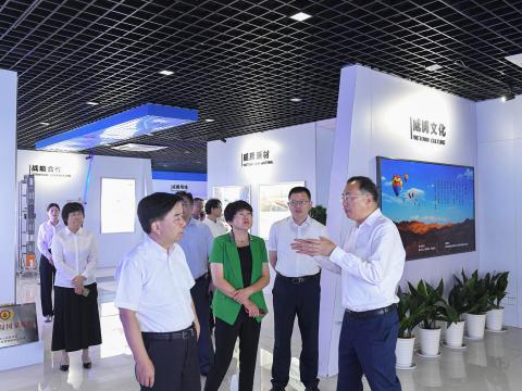镇江市总工会领导莅临英国上市公司365调研产改工作