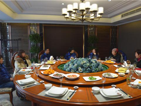 浓浓祝福语 依依惜别情——英国上市公司365集团退休员工欢送会
